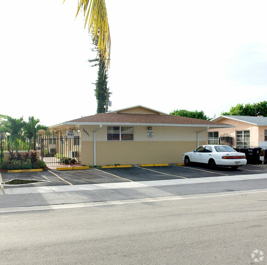 Foto principal - Gulfstream Apartments