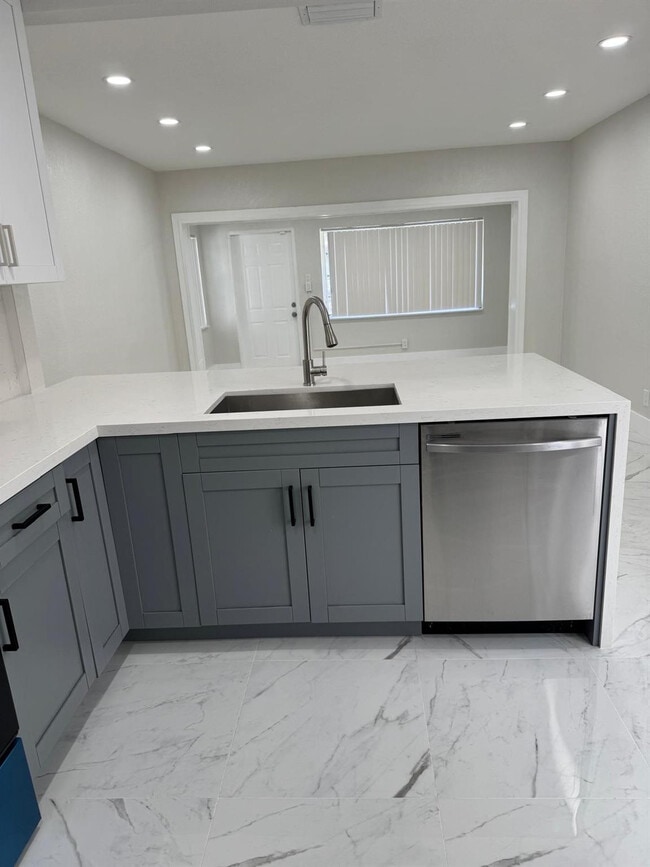 Foto del edificio - 2423 Scott St