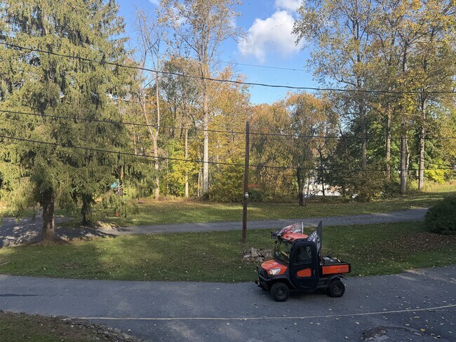 Foto del edificio - 104 W Fairview St