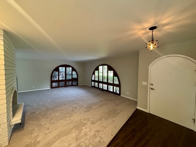 Foto del edificio - Spacious Single Level Home with Swimming Pool in Alamo Available Now!