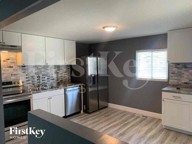Building Photo - 3103 Valleywood Dr