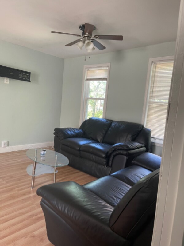 7917 S Coles Ave, Chicago, IL 60617 House Rental in Chicago, IL