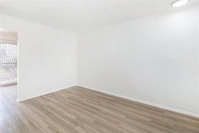 Foto del edificio - 6010 N Lamar Blvd