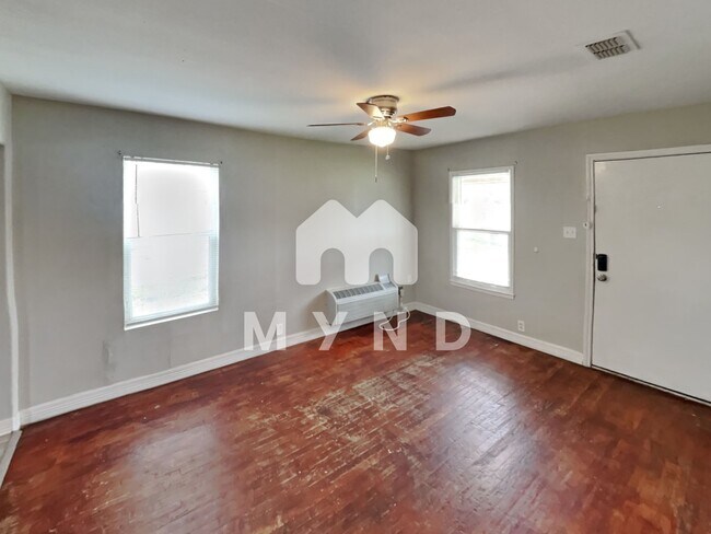 Building Photo - 4925 Merrimac