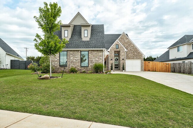 Building Photo - SPACIOUS 4 Bed 3 Bath home in the Twin Bri...
