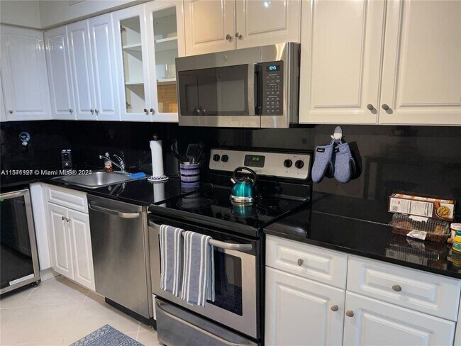 Foto del edificio - 6770 Indian Creek Dr