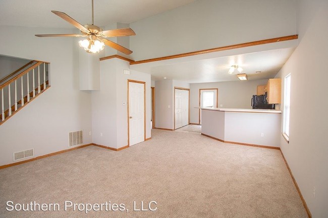 Building Photo - 4 br, 2 bath House - 5559 Pinehurst Lane