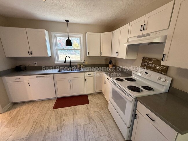 Foto del edificio - 2563 Wood Valley Rd