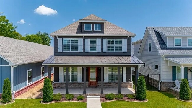 Building Photo - 324 Gardens Ln