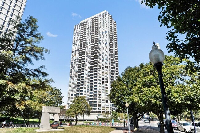 Foto del edificio - 2020 N Lincoln Park W