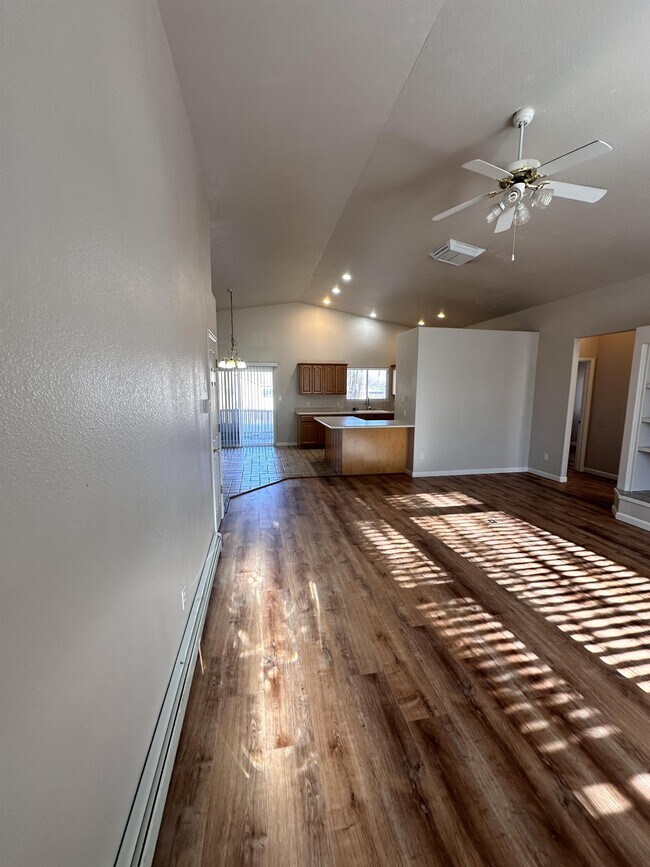 Foto del edificio - 2162 Castlewood Ct