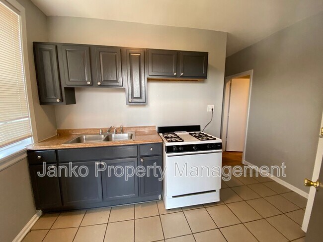 Foto del edificio - 3725 W Grand Ave