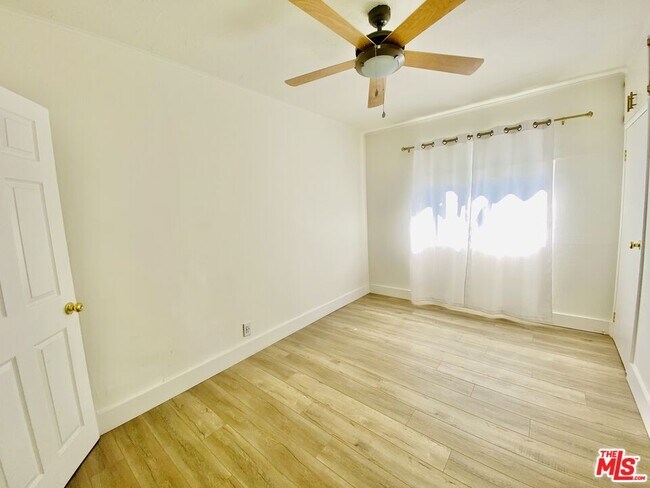 Foto del edificio - 1474 W Vernon Ave