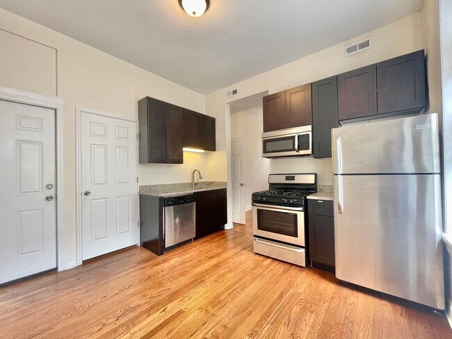 Building Photo - 1629 S Throop St