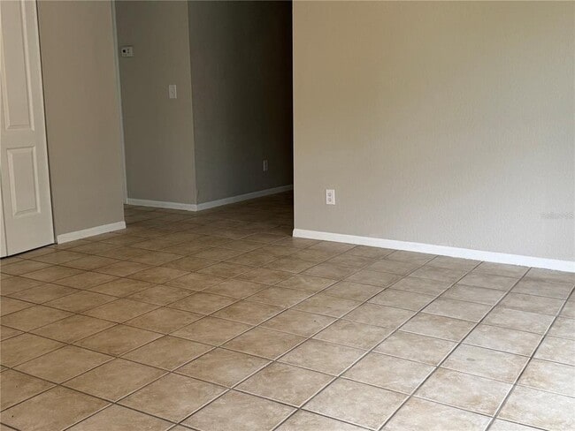Building Photo - 5644 Silver Spur Dr