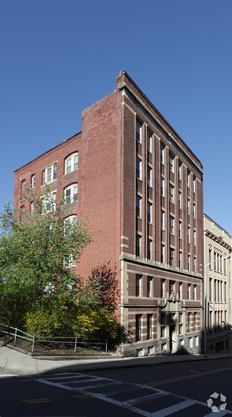 Foto principal - 18 Walnut Pl
