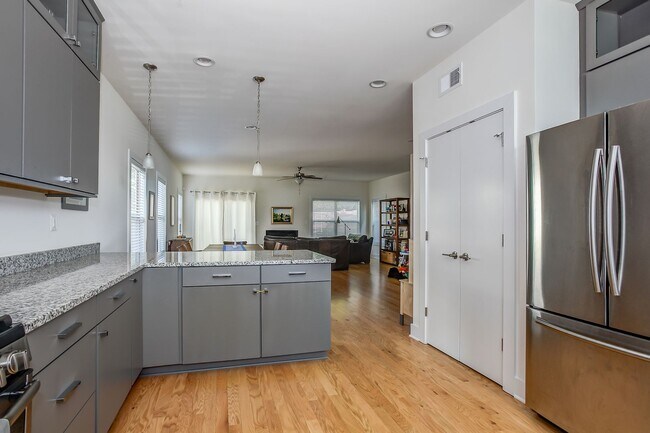 Foto del edificio - 209 Burnet St