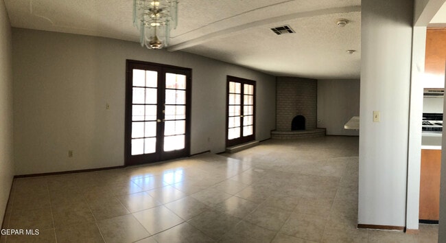 Foto del edificio - 3424 Running Deer Dr