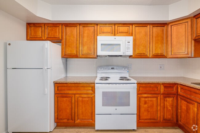 Interior Photo - Hunters Creek