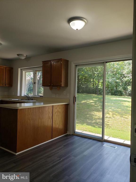 Building Photo - 5906 Cascade Dr