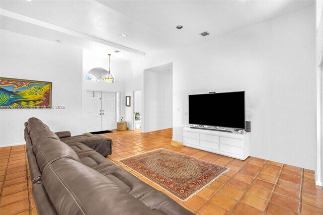Foto del edificio - 9690 NW 39th St