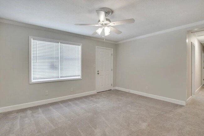 Foto del edificio - 3551 Meadowview Dr