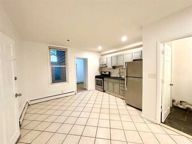 Building Photo - 86 GRIFFIN St