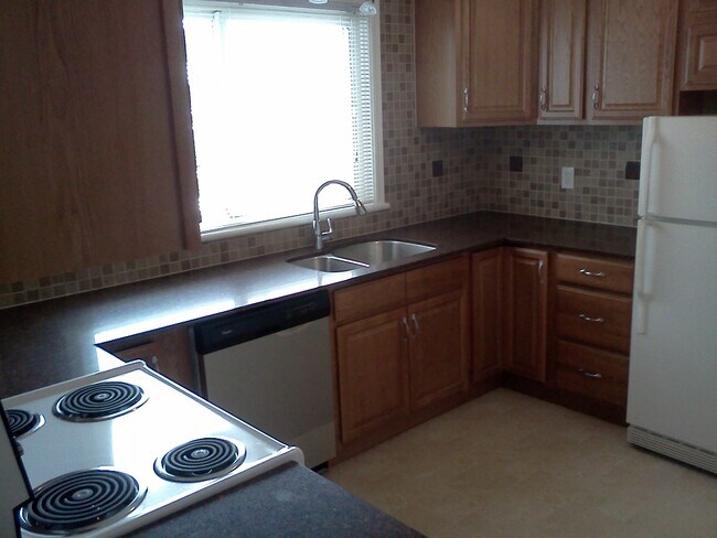 Building Photo - 30 Sunnycrest Dr