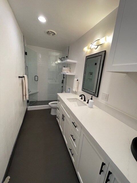 Luxury Bathroom with plenty of storage - 2282 Valley View Blvd