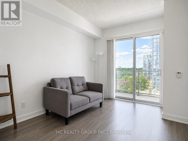 Photo du bâtiment - 5180 Yonge St