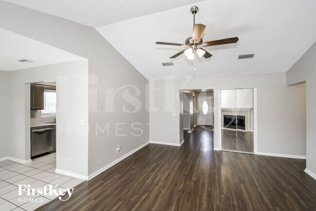 Building Photo - 12732 Clear Springs Dr