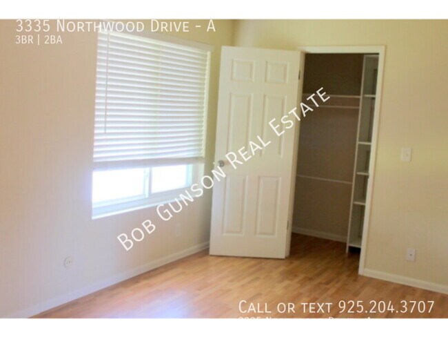 Building Photo - Charming and Spacious 2 Bedroom, 1.5 Bath ...