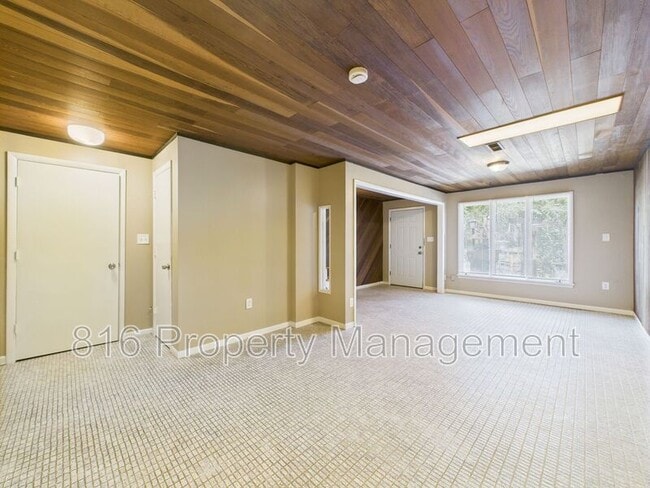 Building Photo - 7162 Woodson Rd