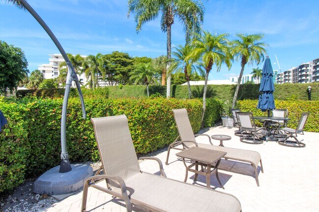 Foto del edificio - ***ANNUAL or SEASONAL FURNISHED RENTAL***HARBORSIDE***NOW AVAILABLE***