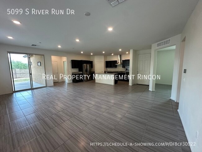 Building Photo - 5099 S River Run Dr