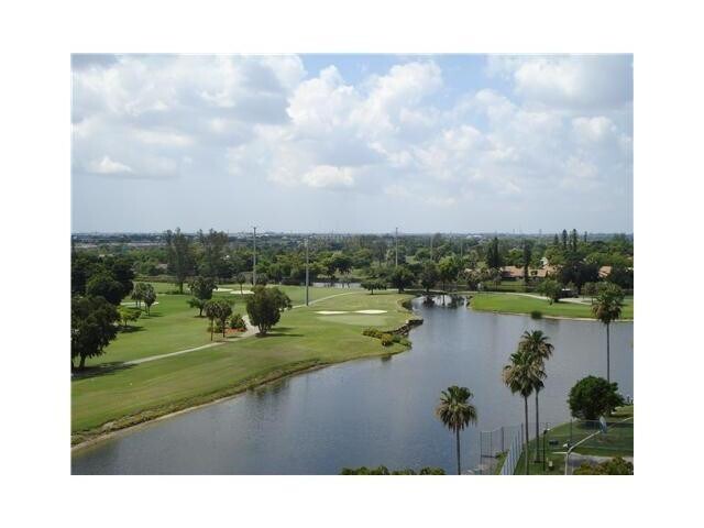 Building Photo - 4164 Inverrary Dr