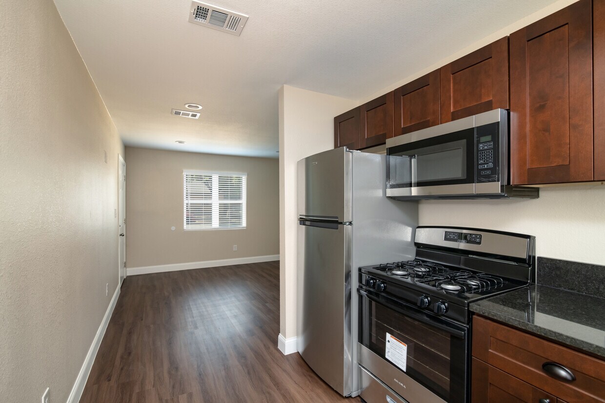 Melrose Leacrest Duplexes Apartments in Arlington, TX