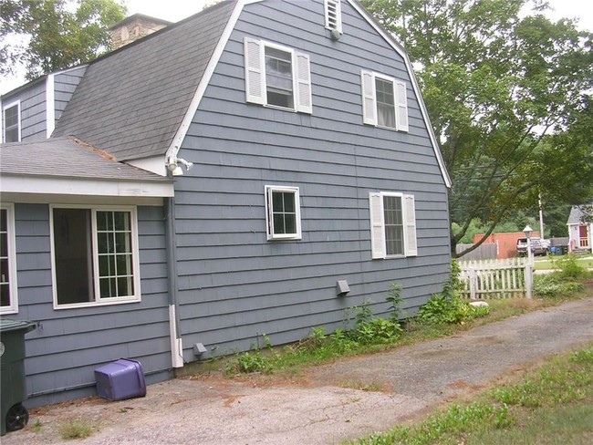 Building Photo - 284 Harkney Hill Rd