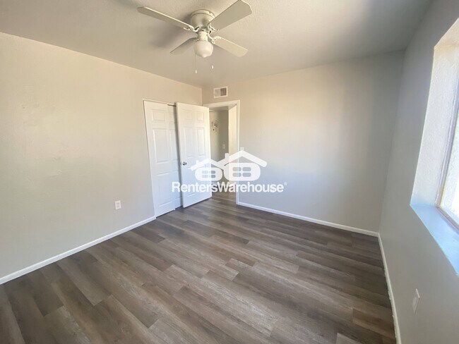 Building Photo - 3136 E Cicero St