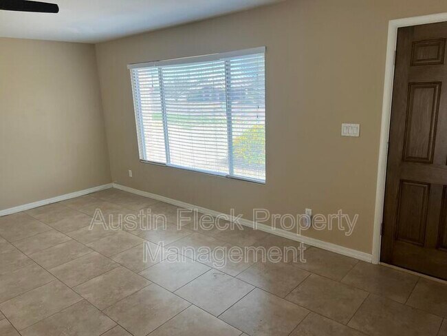 Foto del edificio - 11630 N 30th Pl