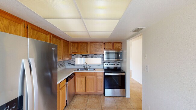 Interior Photo - Summit West