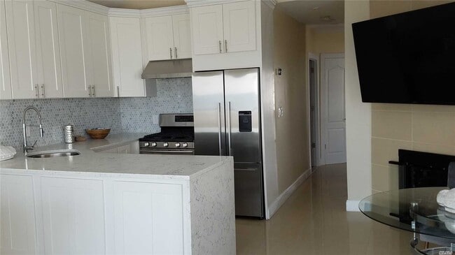 Building Photo - 831 Oceanfront