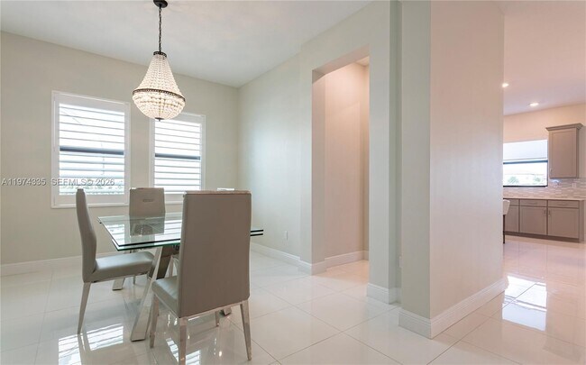 Building Photo - 8555 E Baypoint Cir