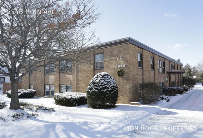 Foto del edificio - Your Modern Retreat in Bloomington for $12...