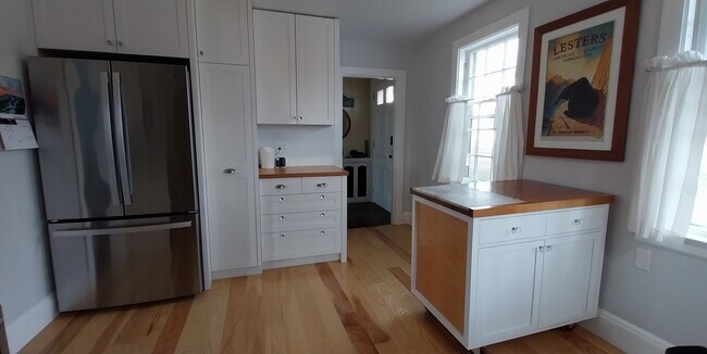 Foto del edificio - 10 Pine Point Rd