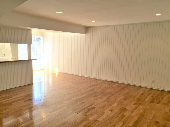 Foto del edificio - 11808 Darlington Ave