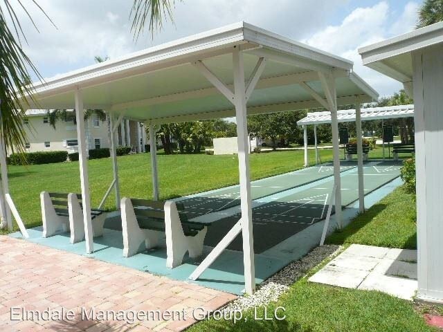 Foto del edificio - 720 Lake Orchid Cir