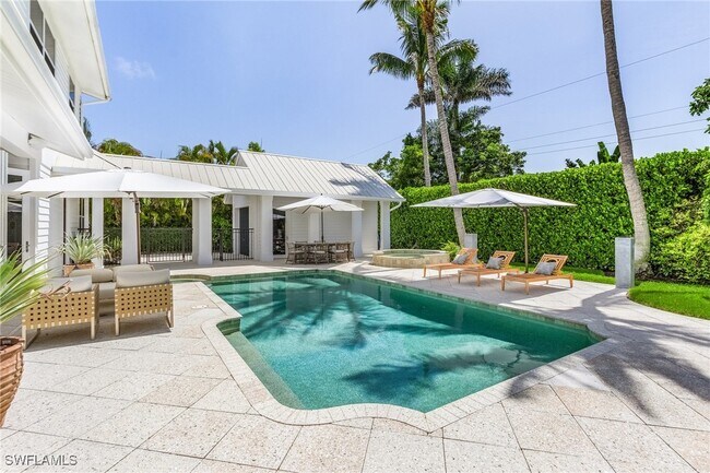 Building Photo - 1287 12th St N