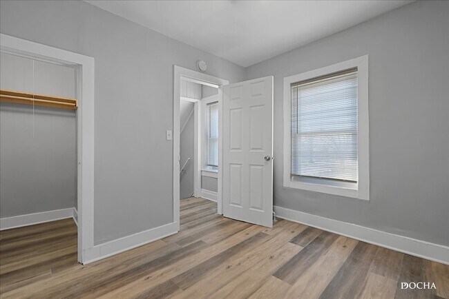 Foto del edificio - 148 N Root St