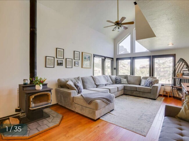 Building Photo - Escape the City to Newport Beach Dreamhome
